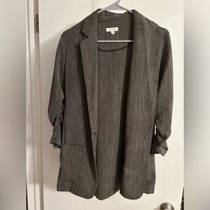 Max studio slouchy blazer with ruched sleeves size small